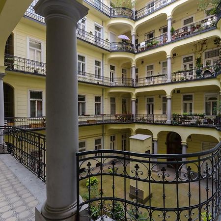 Modern, Luxury Flat In The Heart Of 부다페스트 외부 사진